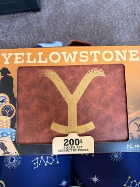 Yellowstone 200-Piece Poker Set - Brown & Gold